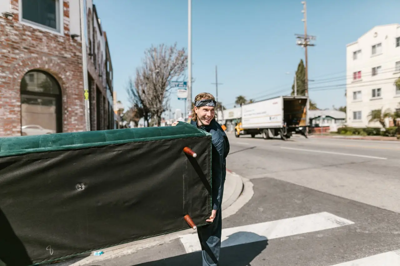 Prepare special items for a Baie-D’Urfé move